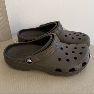 Crocs Classic Clogs - Dark Brown